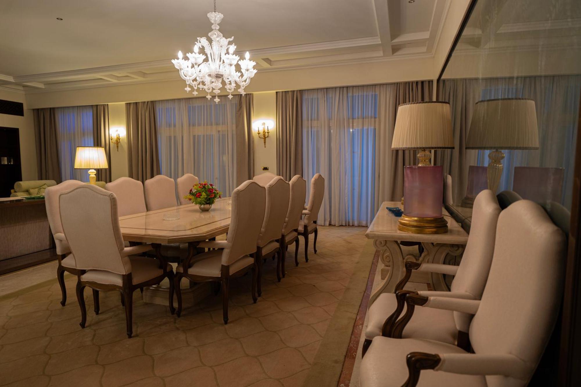 Jolie Ville Hotel & Spa Kings Island Louxor Extérieur photo The interior of the Presidential Suite
