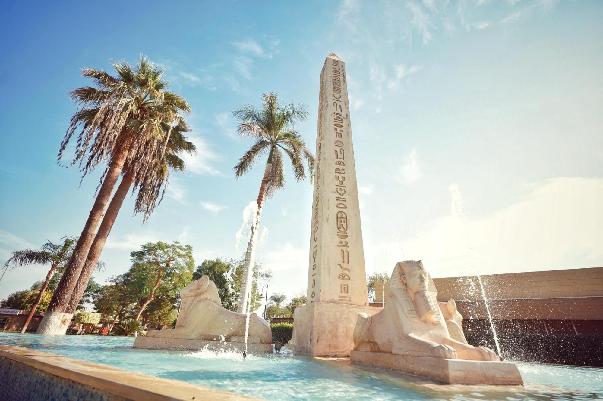 Jolie Ville Hotel & Spa Kings Island Louxor Extérieur photo Obelisk of Amenemhet III at the entrance of the Egyptian Museum