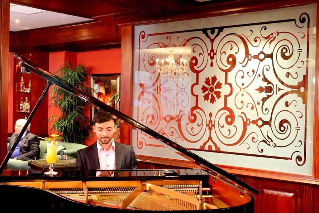 Jolie Ville Hotel & Spa Kings Island Louxor Extérieur photo The piano bar