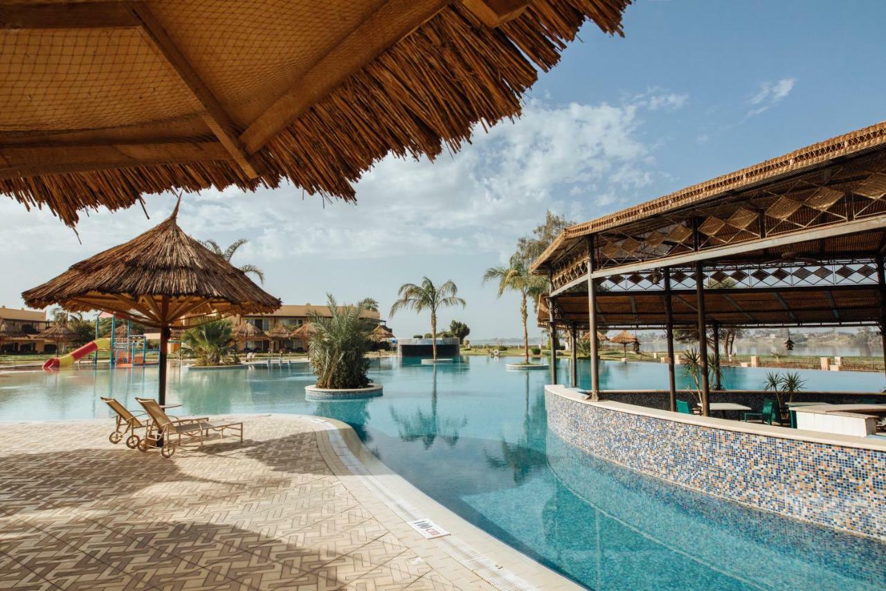 Jolie Ville Hotel & Spa Kings Island Louxor Extérieur photo The resort's lagoon